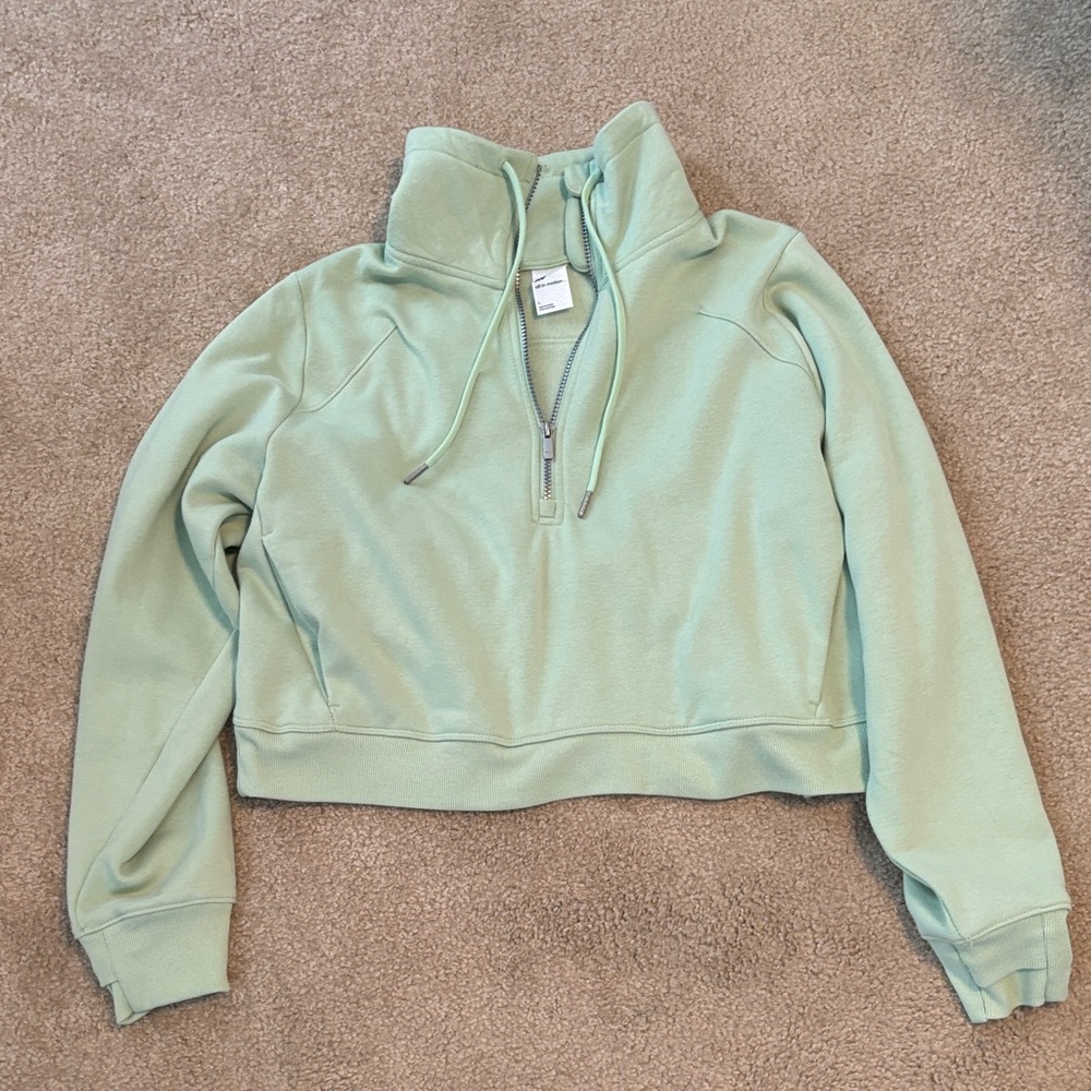 1/4 zip crop pullover
Mint green
